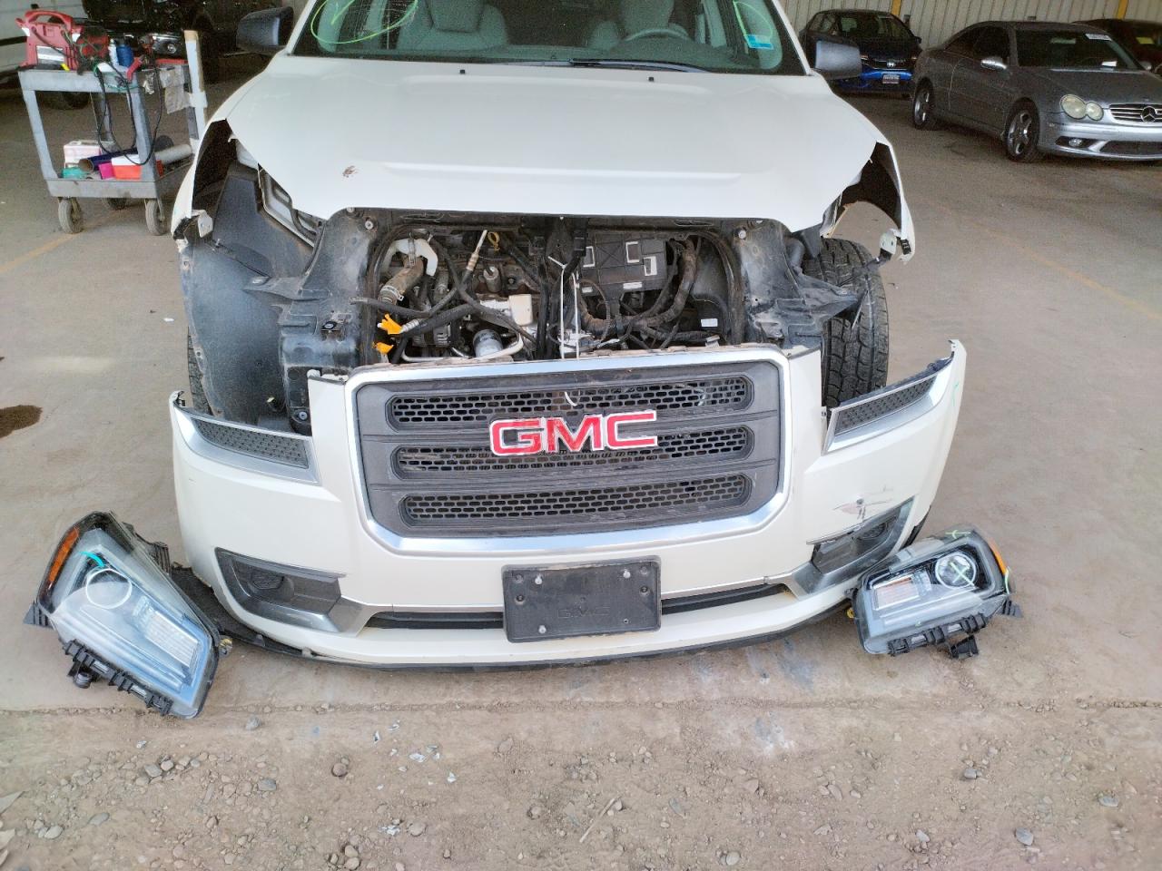 Photo 9 from auction – 2015 GMC ACADIA SLE with VIN 1GKKRPKDXFJ198097