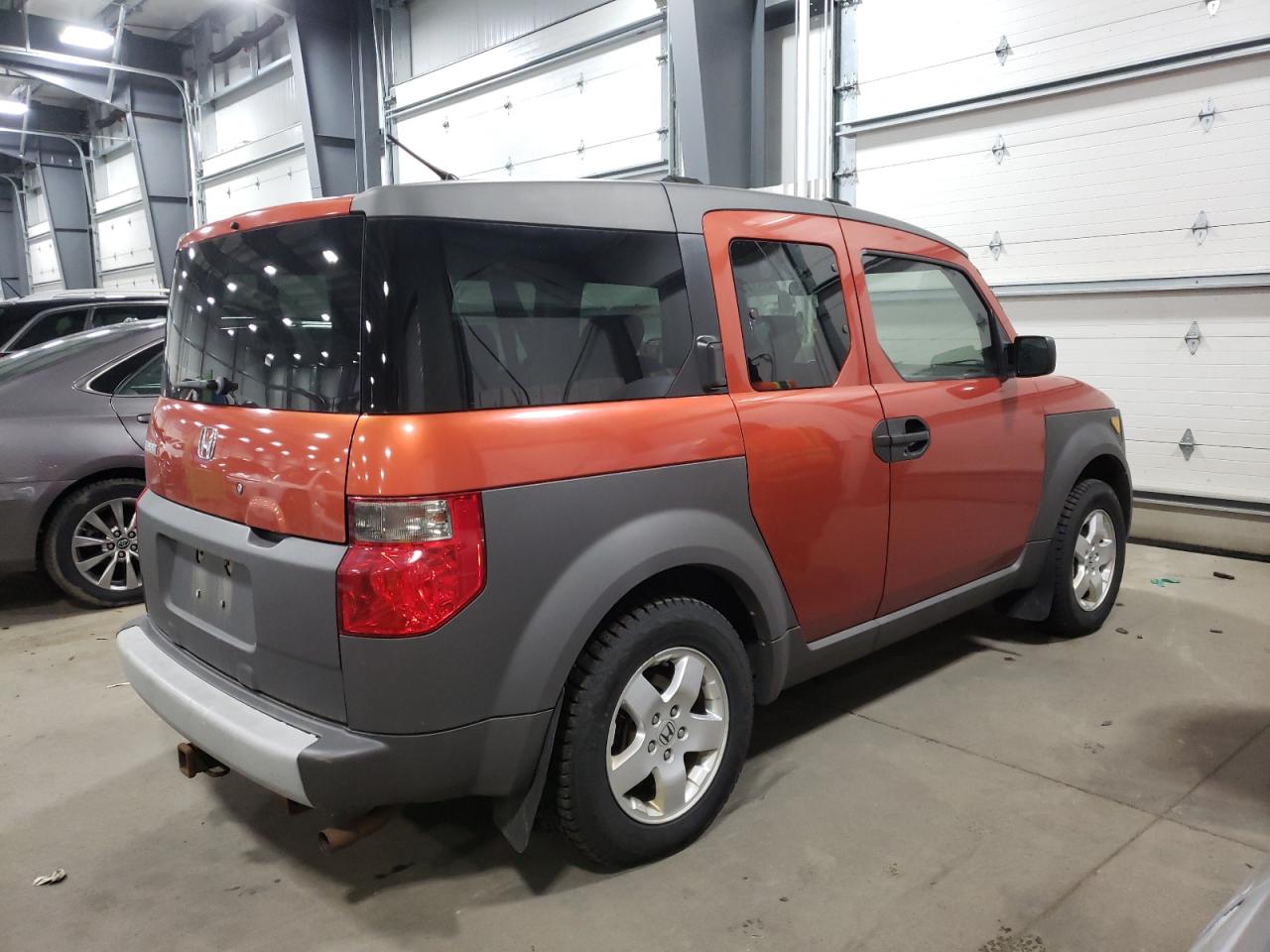 Photo 4 from auction – 2004 HONDA ELEMENT EX with VIN 5J6YH17534L005498