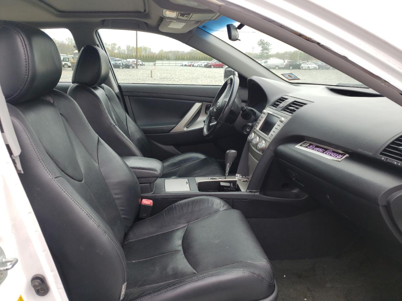 Photo 5 from auction – 2011 TOYOTA CAMRY SE with VIN 4T1BK3EK4BU614622