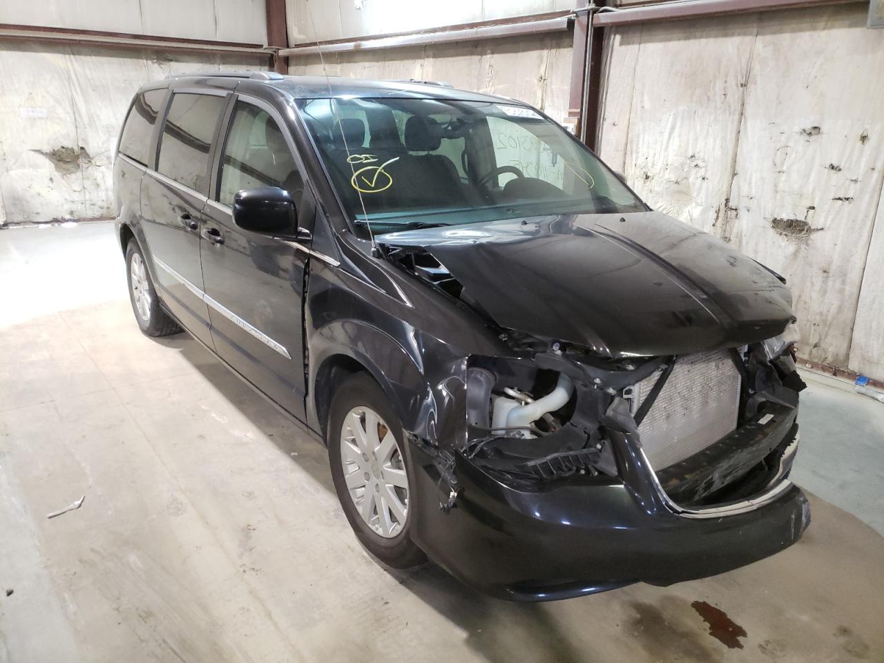 CHRYSLER TOWN & COU 2014 with VIN 2C4RC1BGXER398653 - Photo from auction