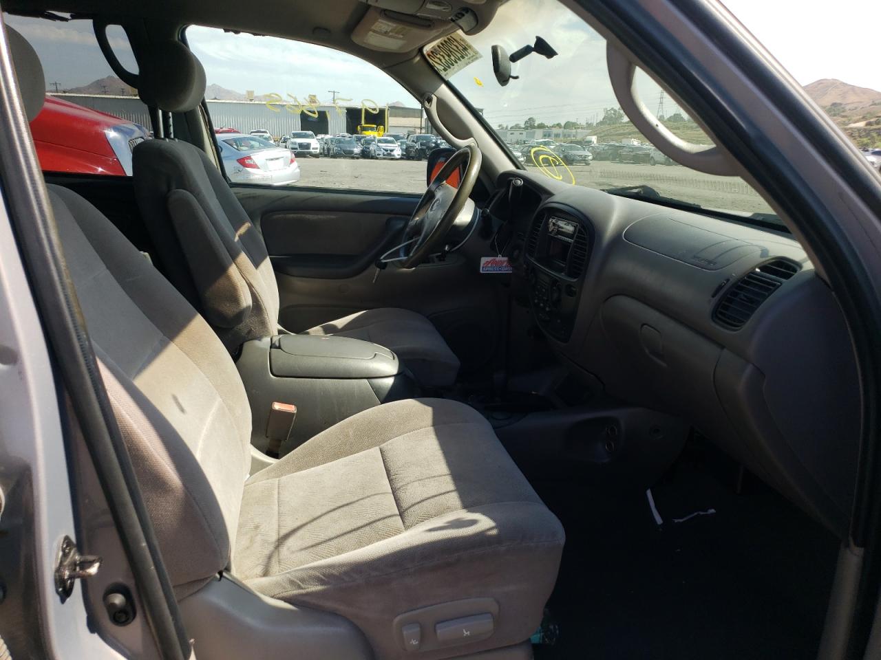 Photo 5 from auction – 2002 TOYOTA SEQUOIA SR with VIN 5TDBT44A72S112305