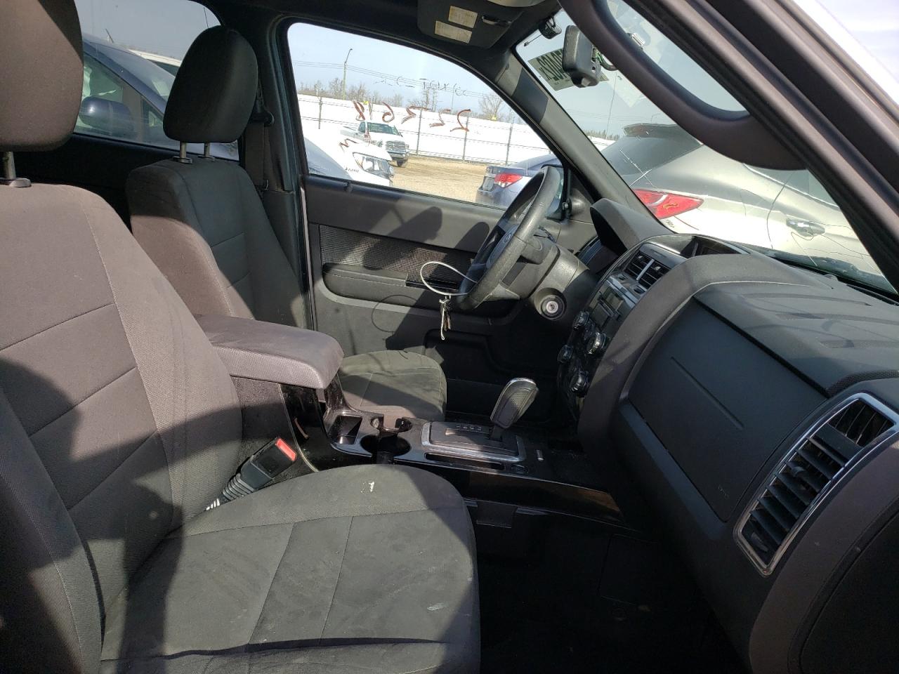 Photo 5 from auction – 2010 FORD ESCAPE XLT with VIN 1FMCU9DG2AKC98727