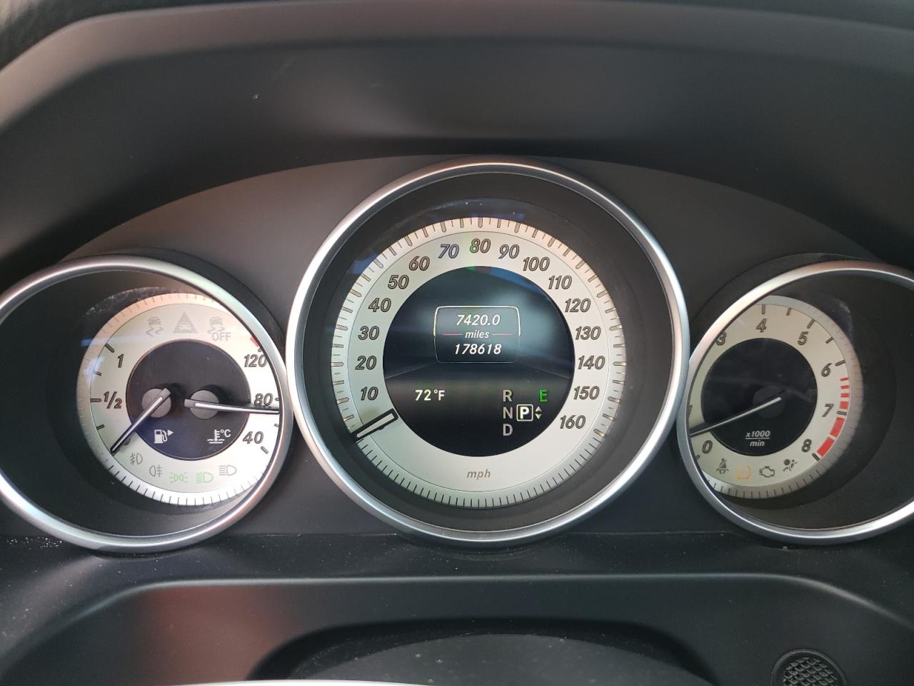 Photo 8 from auction – 2014 MERCEDES-BENZ E 350 with VIN WDDHF5KB7EB057147