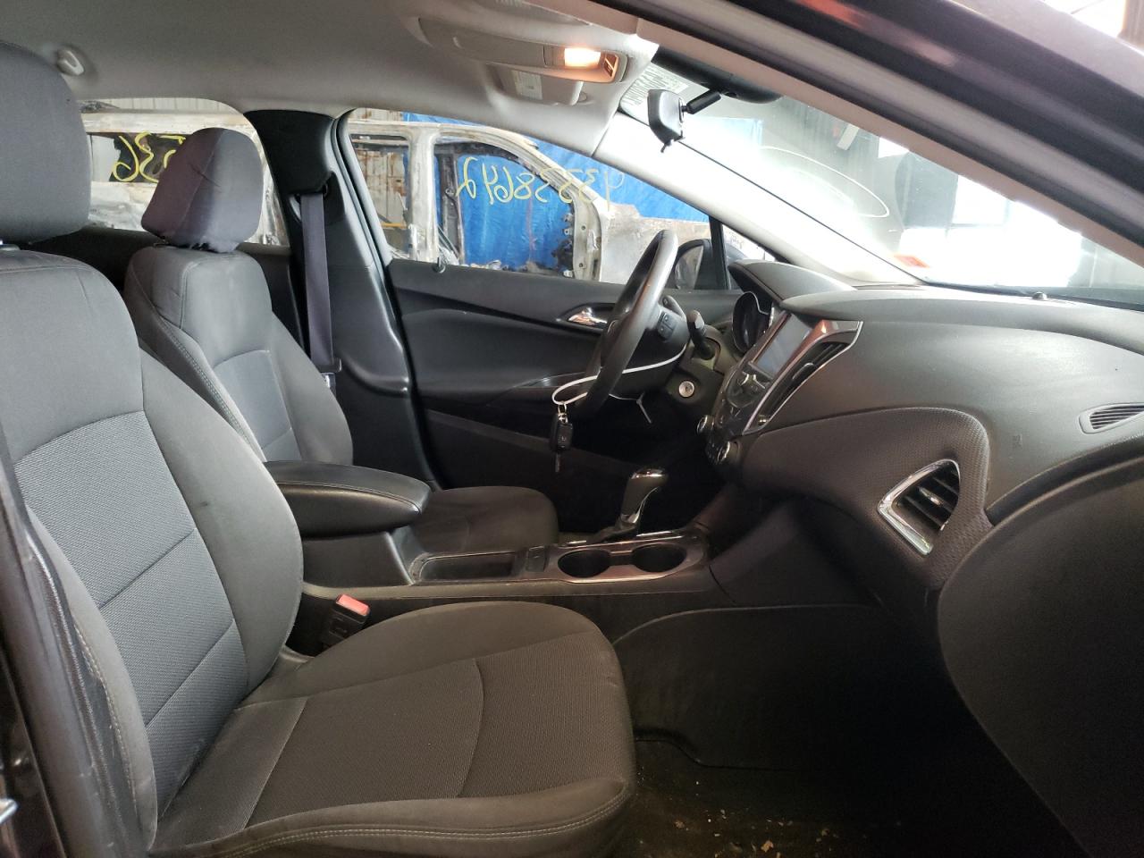 Photo 5 from auction – 2017 CHEVROLET CRUZE LT with VIN 1G1BE5SM4H7121990