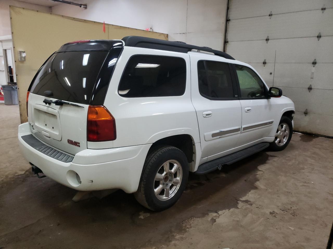 Photo 4 from auction – 2003 GMC ENVOY XL with VIN 1GKET16S336105617