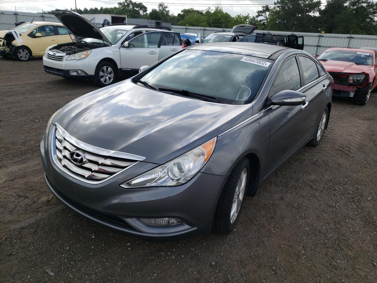 Photo 2 from auction – 2013 HYUNDAI SONATA SE with VIN 5NPEC4ACXDH659595