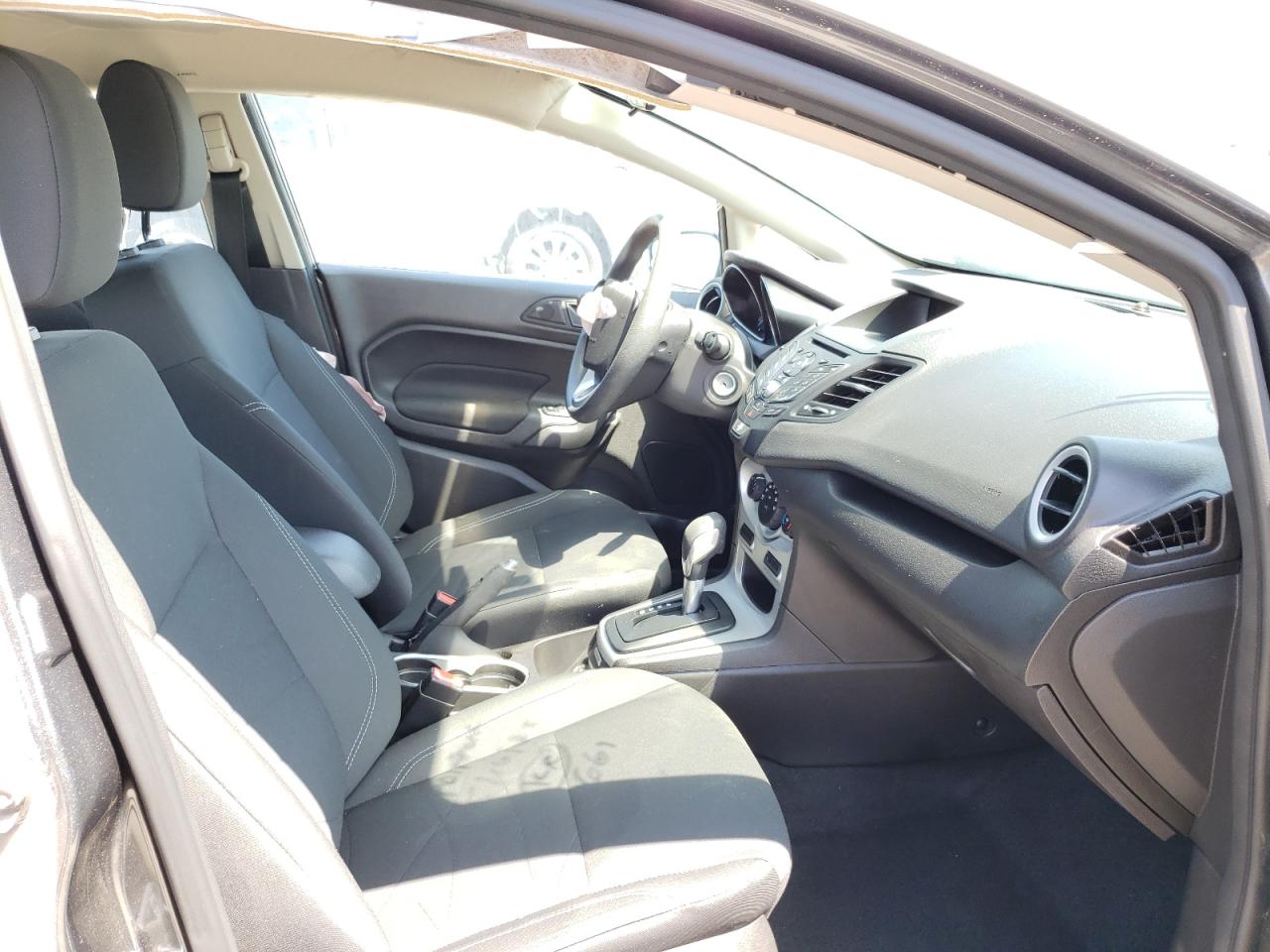 Photo 5 from auction – 2017 FORD FIESTA SE with VIN 3FADP4BJ3HM104040