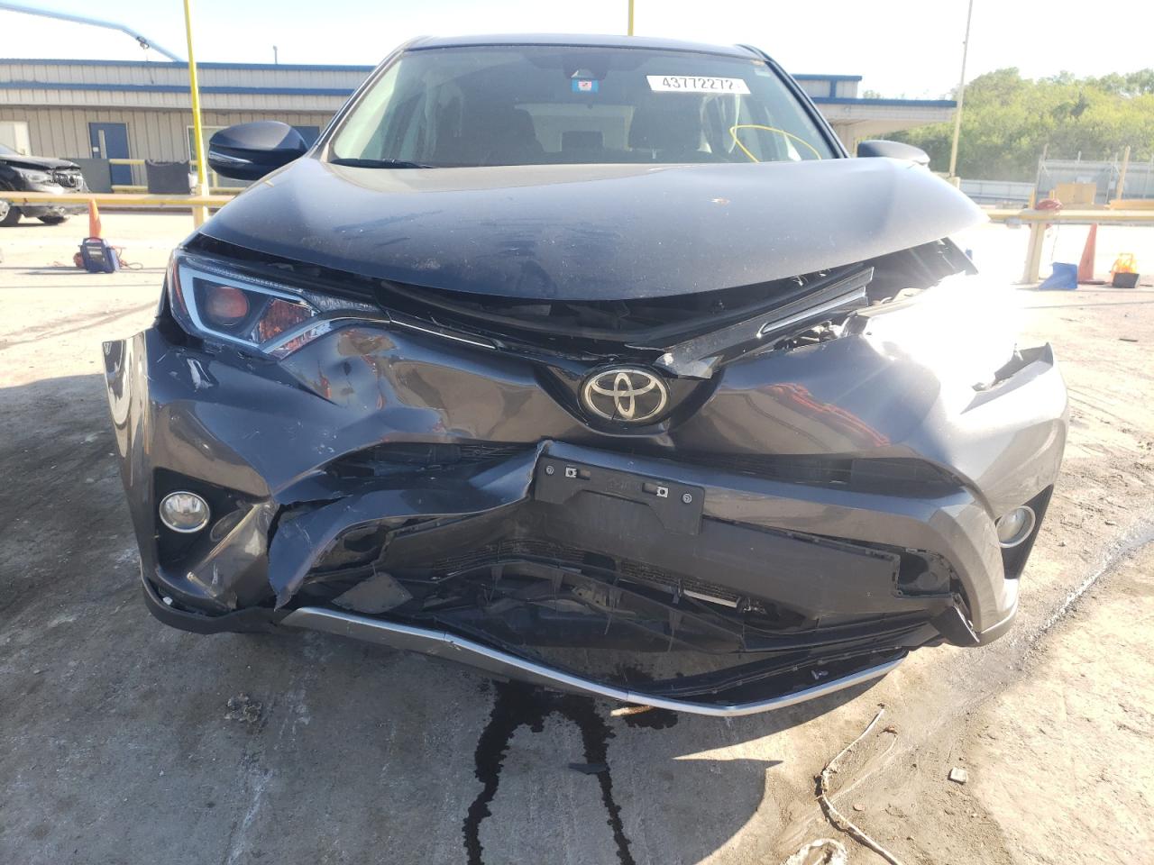 Photo 9 from auction – 2018 TOYOTA RAV4 ADVEN with VIN 2T3RFREV3JW808578