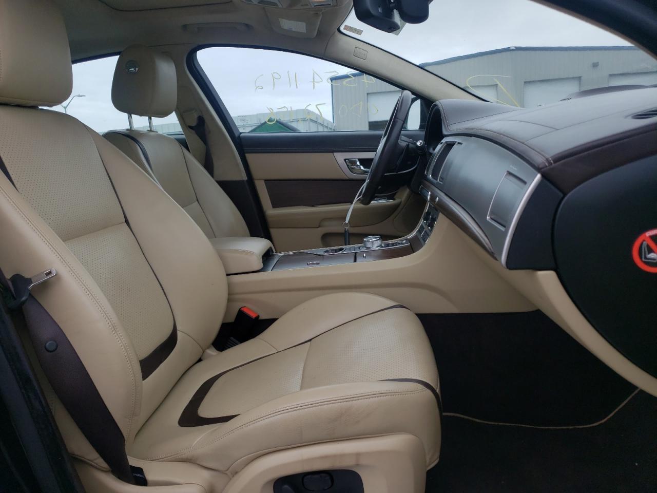 Photo 5 from auction – 2015 JAGUAR XF 3.0 SPO with VIN SAJWJ0FF1F8U72643