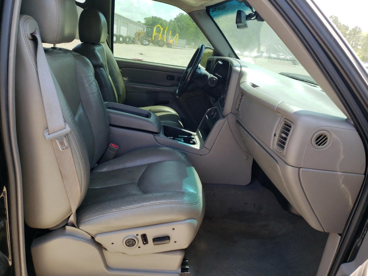 Photo 5 from auction – 2004 CHEVROLET SILVERADO with VIN 1GCHK23194F102896