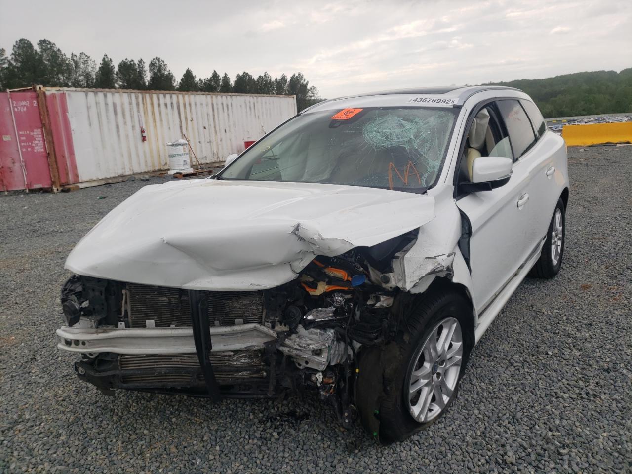 Photo 2 from auction – 2016 VOLVO XC60 T5 PR with VIN YV440MDK5G2781727