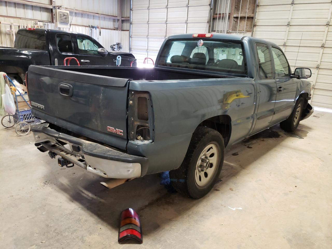 Photo 4 from auction – 2006 GMC NEW SIERRA with VIN 1GTEC19V36Z232114
