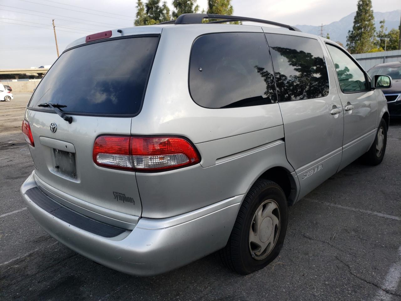 Photo 4 from auction – 2003 TOYOTA SIENNA LE with VIN 4T3ZF13C43U550108