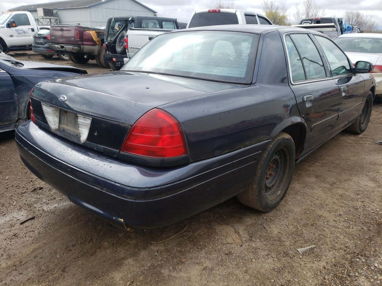 Photo 4 from auction – 2001 FORD CROWN VICT with VIN 2FAFP71W21X151321
