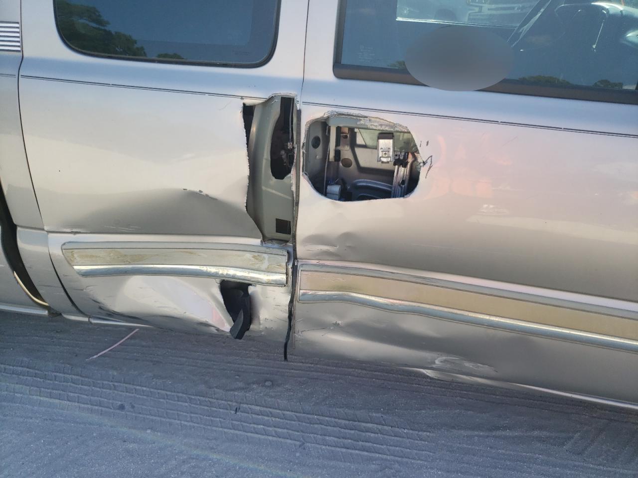 Photo 9 from auction – 2004 CHEVROLET SILVERADO with VIN 2GCEC19T641407024