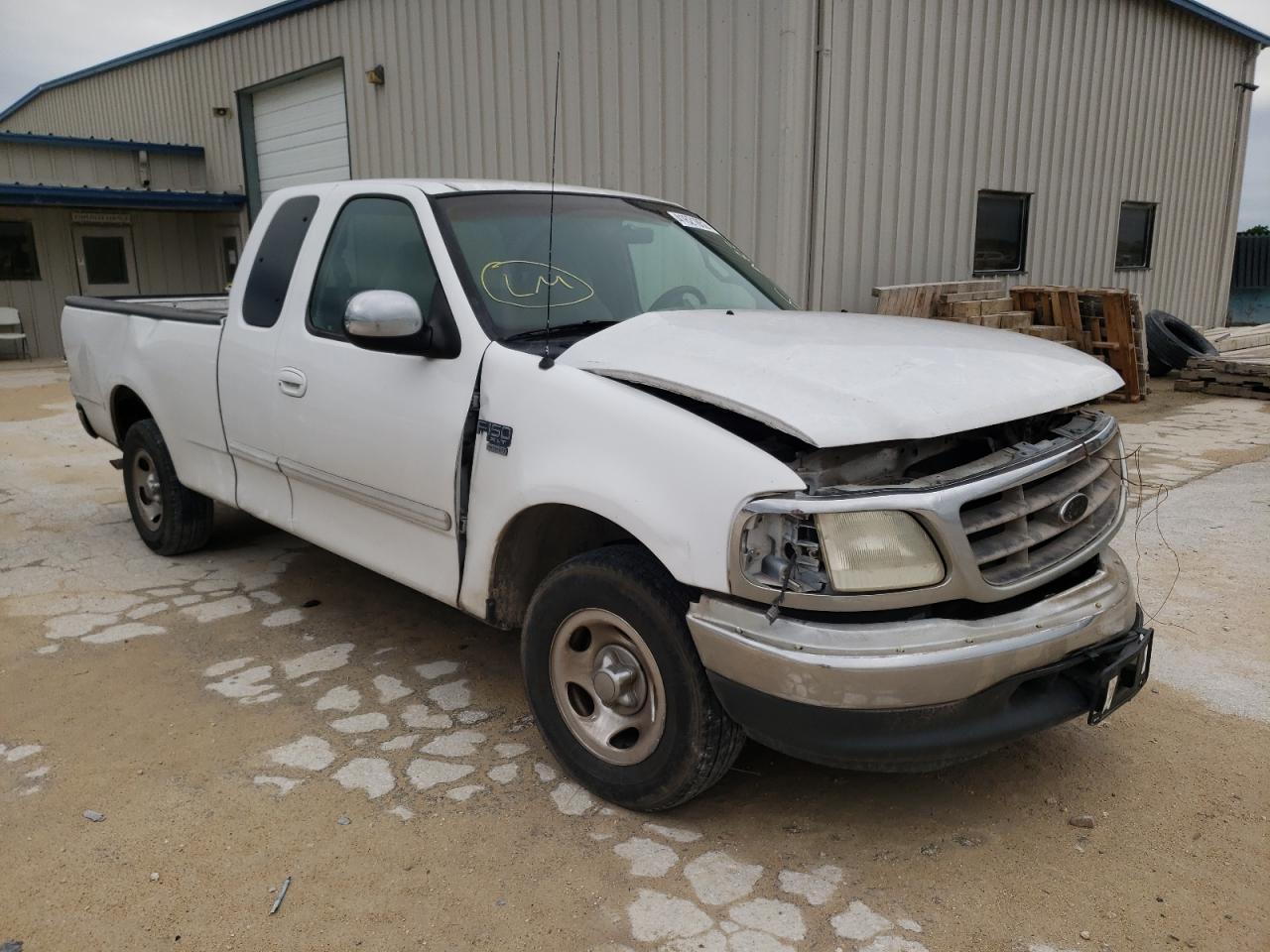 Photo 1 from auction – 2000 FORD F150 with VIN 1FTRX17L9YKA83811