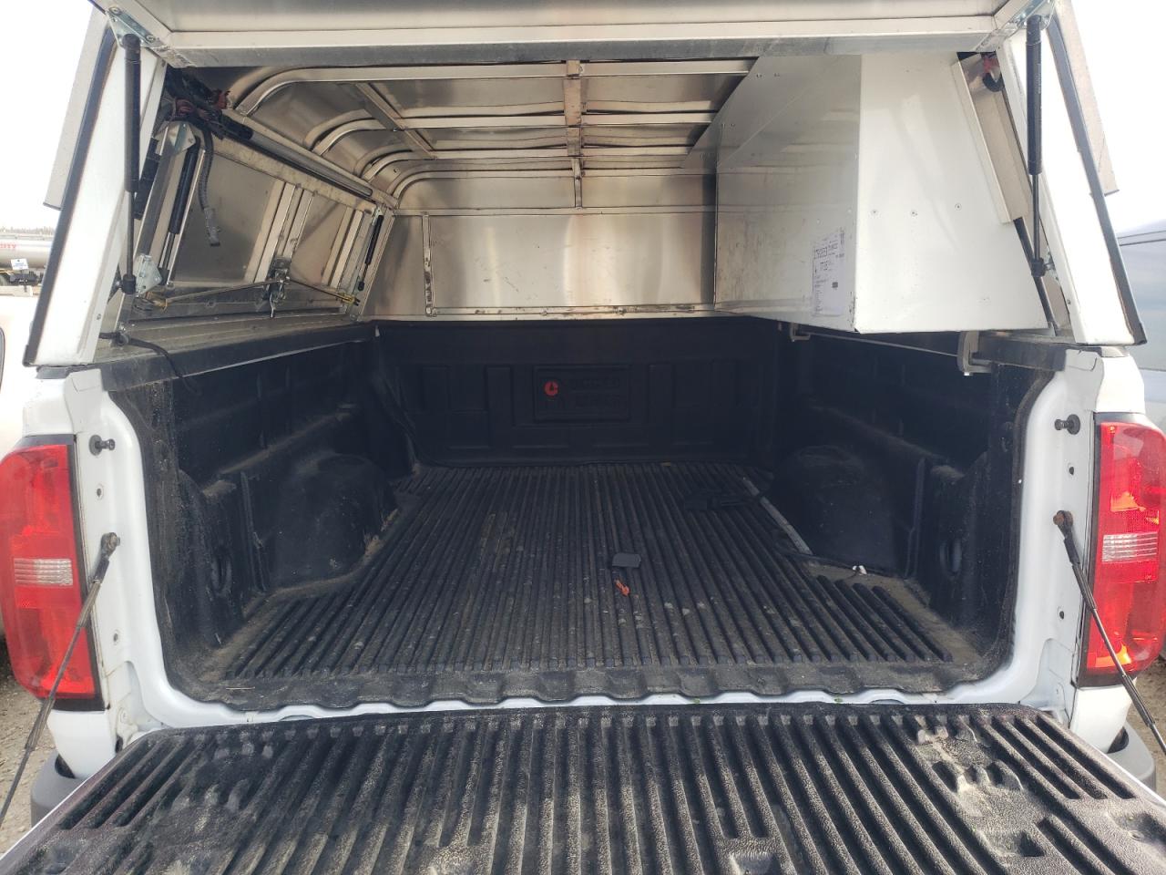 Photo 6 from auction – 2018 CHEVROLET COLORADO with VIN 1GCHSBEA0J1181347