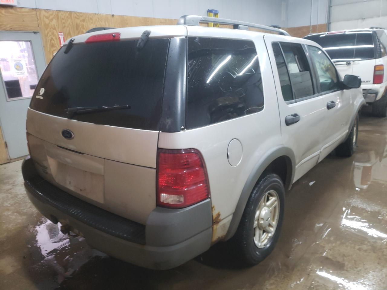 Photo 4 from auction – 2002 FORD EXPLORER X with VIN 1FMZU72EX2ZC29115