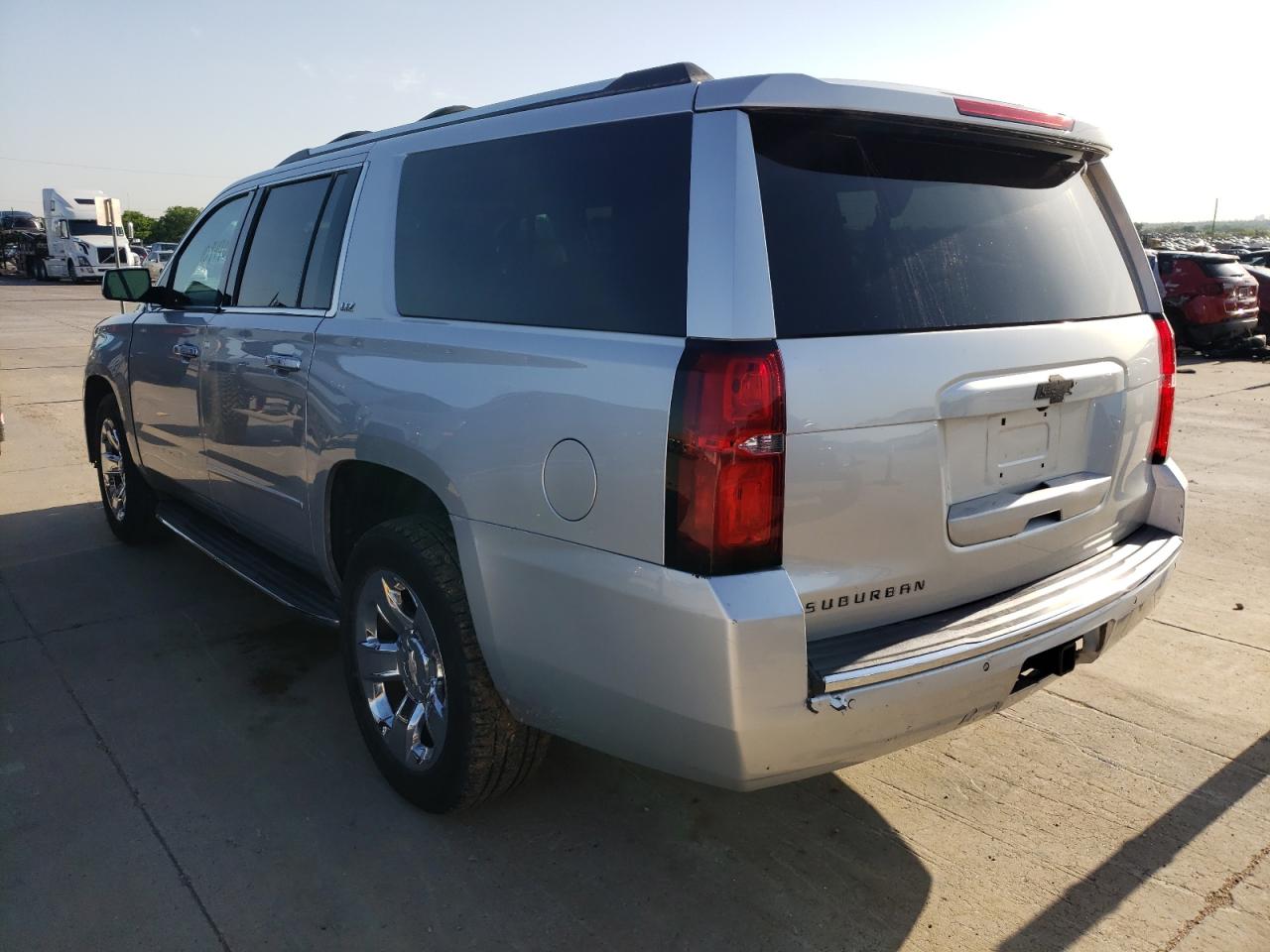 Photo 3 from auction – 2015 CHEVROLET SUBURBAN K with VIN 1GNSKKKC4FR236829