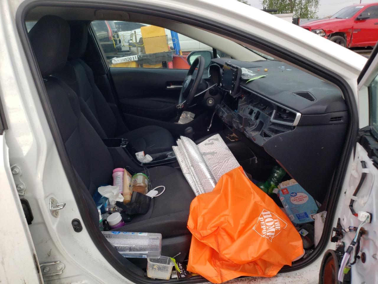 Photo 5 from auction – 2020 TOYOTA COROLLA LE with VIN 5YFEPRAE4LP116442