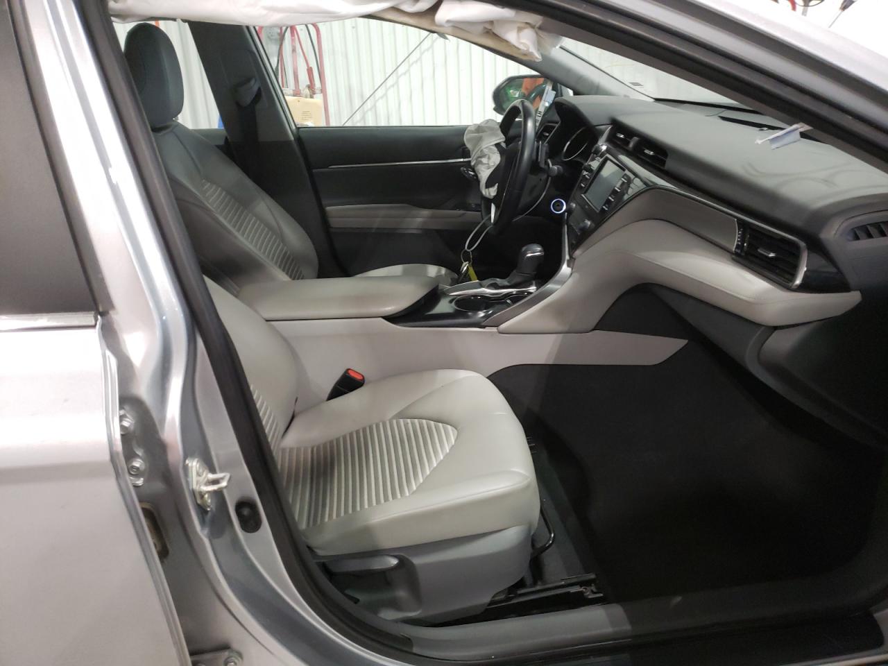 Photo 5 from auction – 2020 TOYOTA CAMRY SE with VIN 4T1G11AK2LU932288
