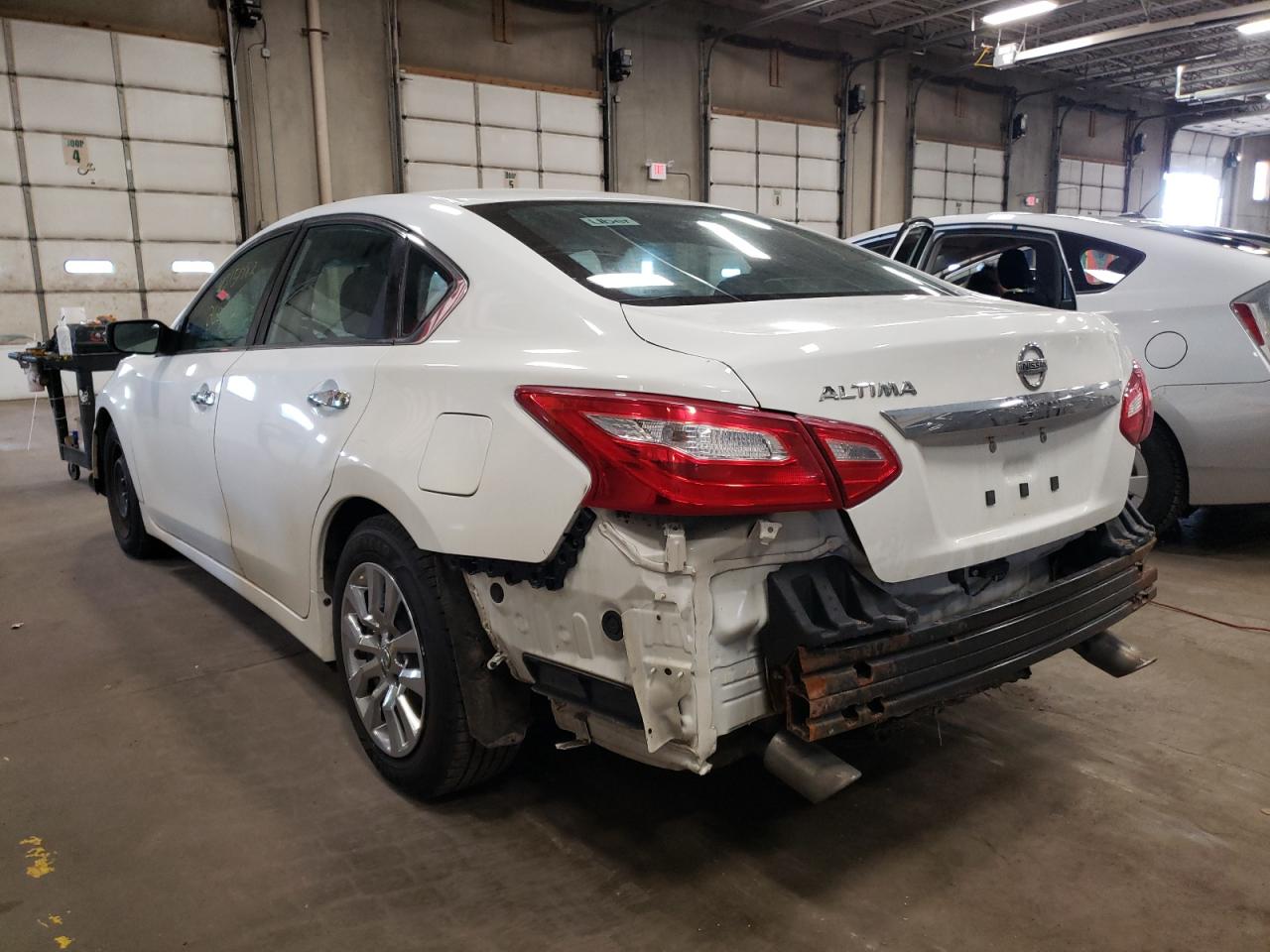 Photo 3 from auction – 2016 NISSAN ALTIMA 2.5 with VIN 1N4AL3AP1GN368361
