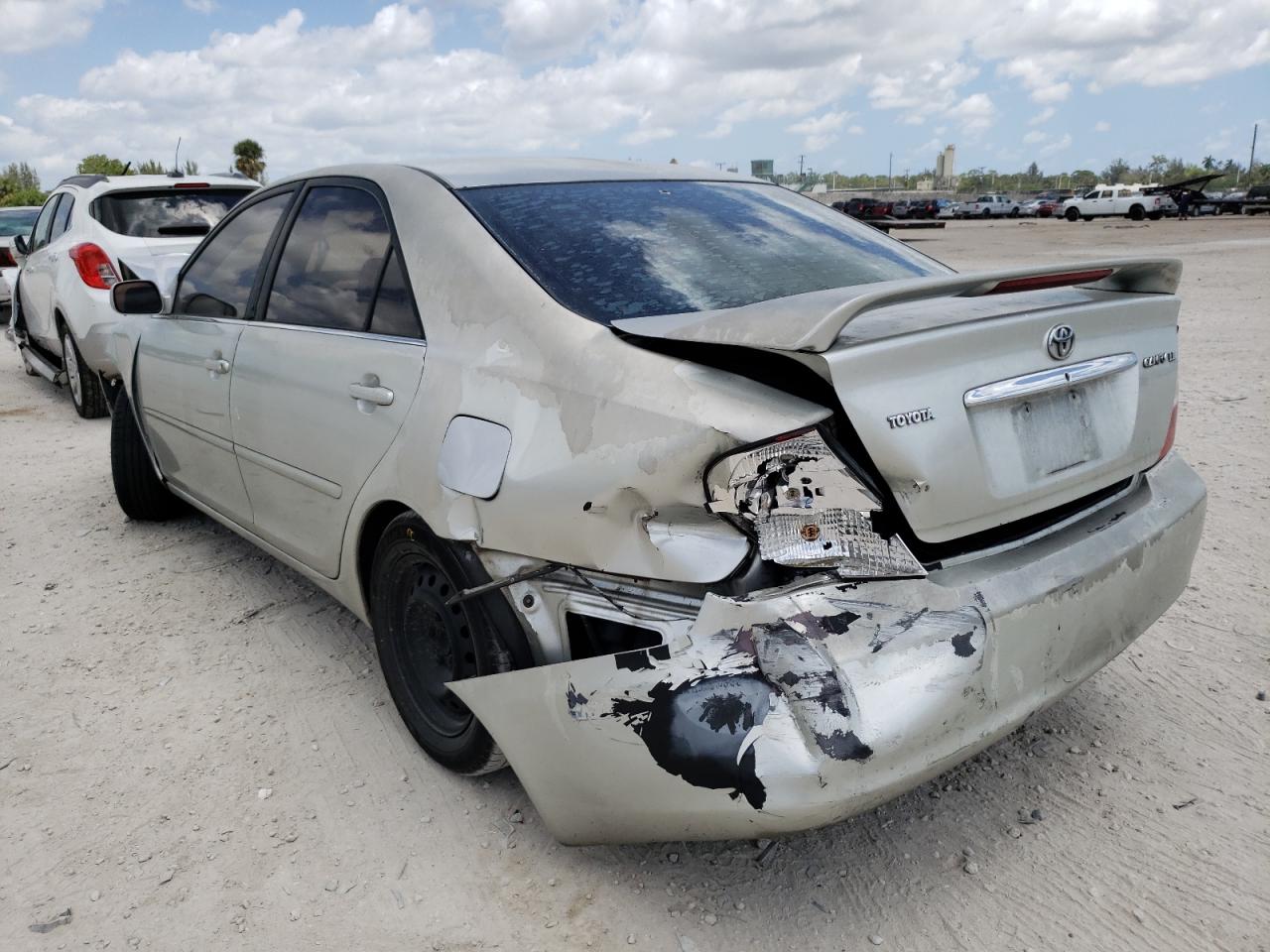 Photo 3 from auction – 2003 TOYOTA CAMRY LE with VIN JTDBE32K530162897