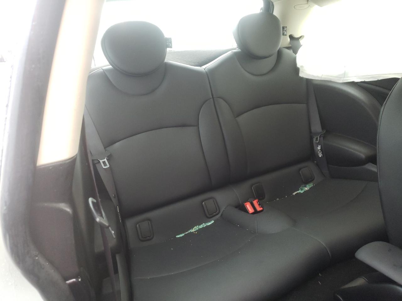 Photo 6 from auction – 2011 MINI COOPER with VIN WMWSU3C59BT092844