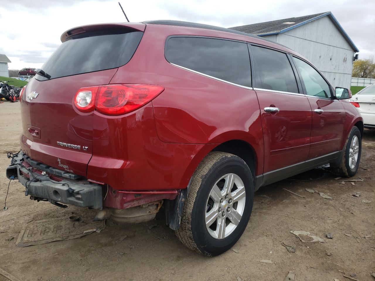 Photo 4 from auction – 2011 CHEVROLET TRAVERSE L with VIN 1GNKRGED2BJ322467