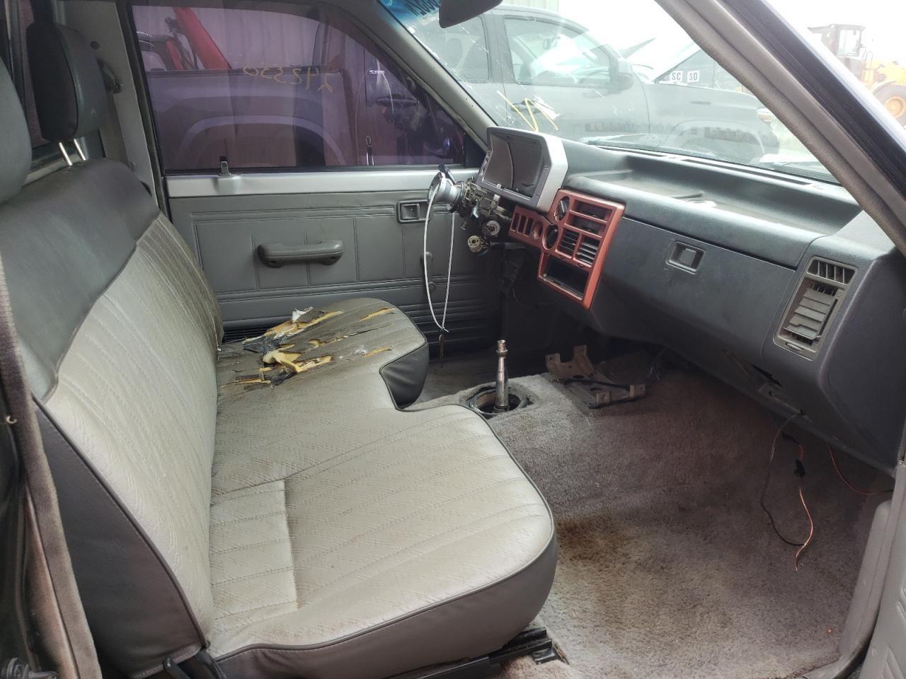 Photo 5 from auction – 1987 MAZDA B2000 with VIN JM2UF1113H0615243