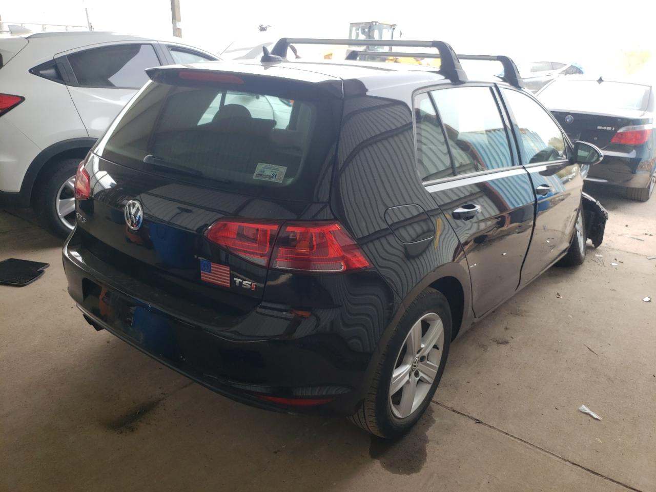 Photo 4 from auction – 2017 VOLKSWAGEN GOLF S with VIN 3VW117AU0HM029936