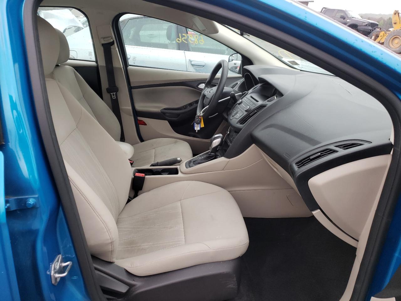 Photo 5 from auction – 2015 FORD FOCUS SE with VIN 1FADP3F24FL285631