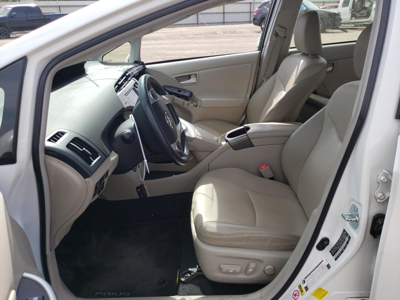 Photo 5 from auction – 2013 TOYOTA PRIUS with VIN JTDKN3DU3D5629737