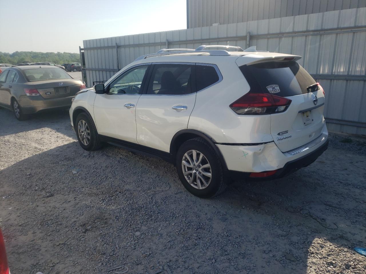 Photo 3 from auction – 2017 NISSAN ROGUE S with VIN JN8AT2MT2HW145419