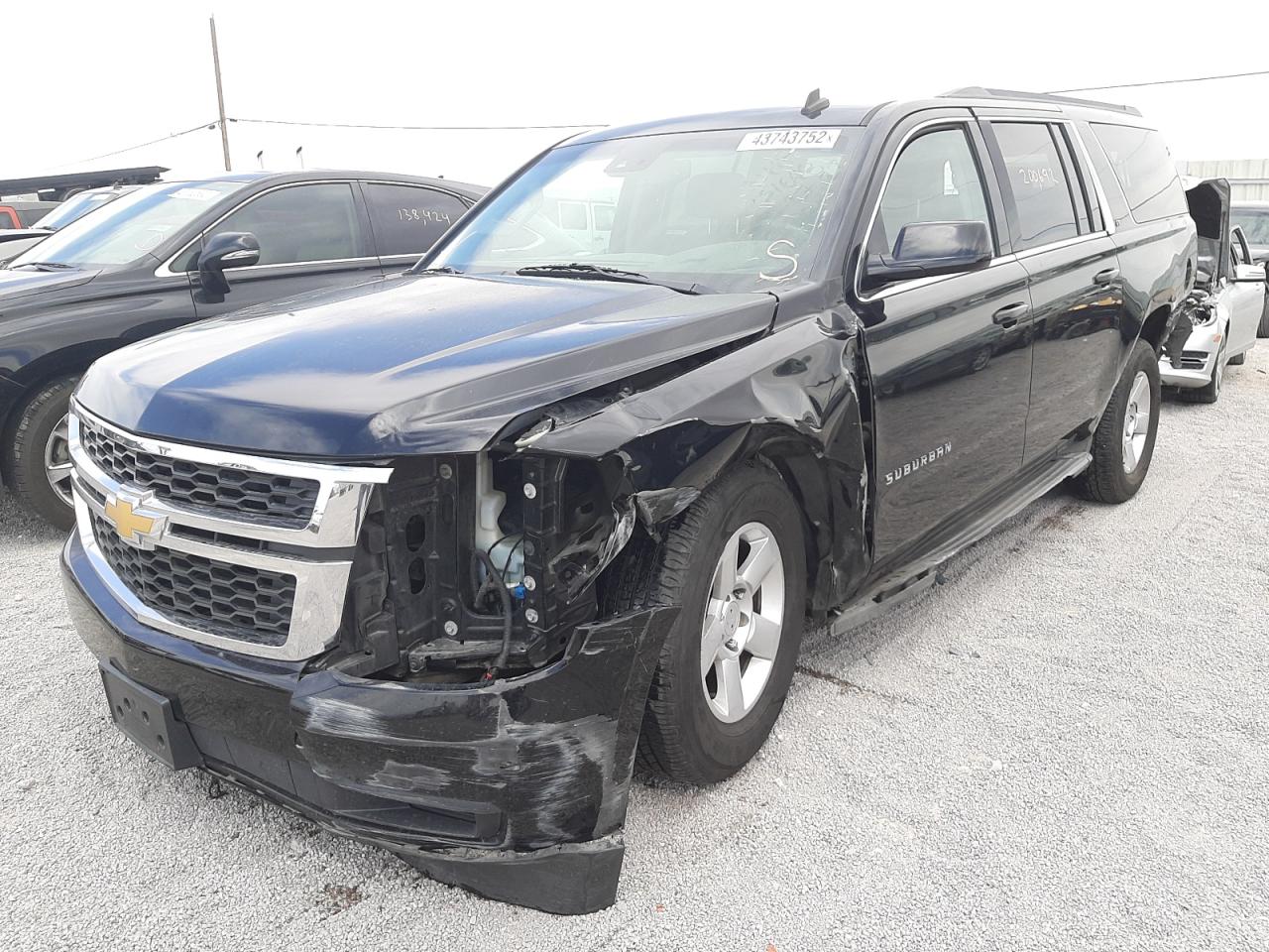Photo 2 from auction – 2015 CHEVROLET SUBURBAN C with VIN 1GNSCJKCXFR118341
