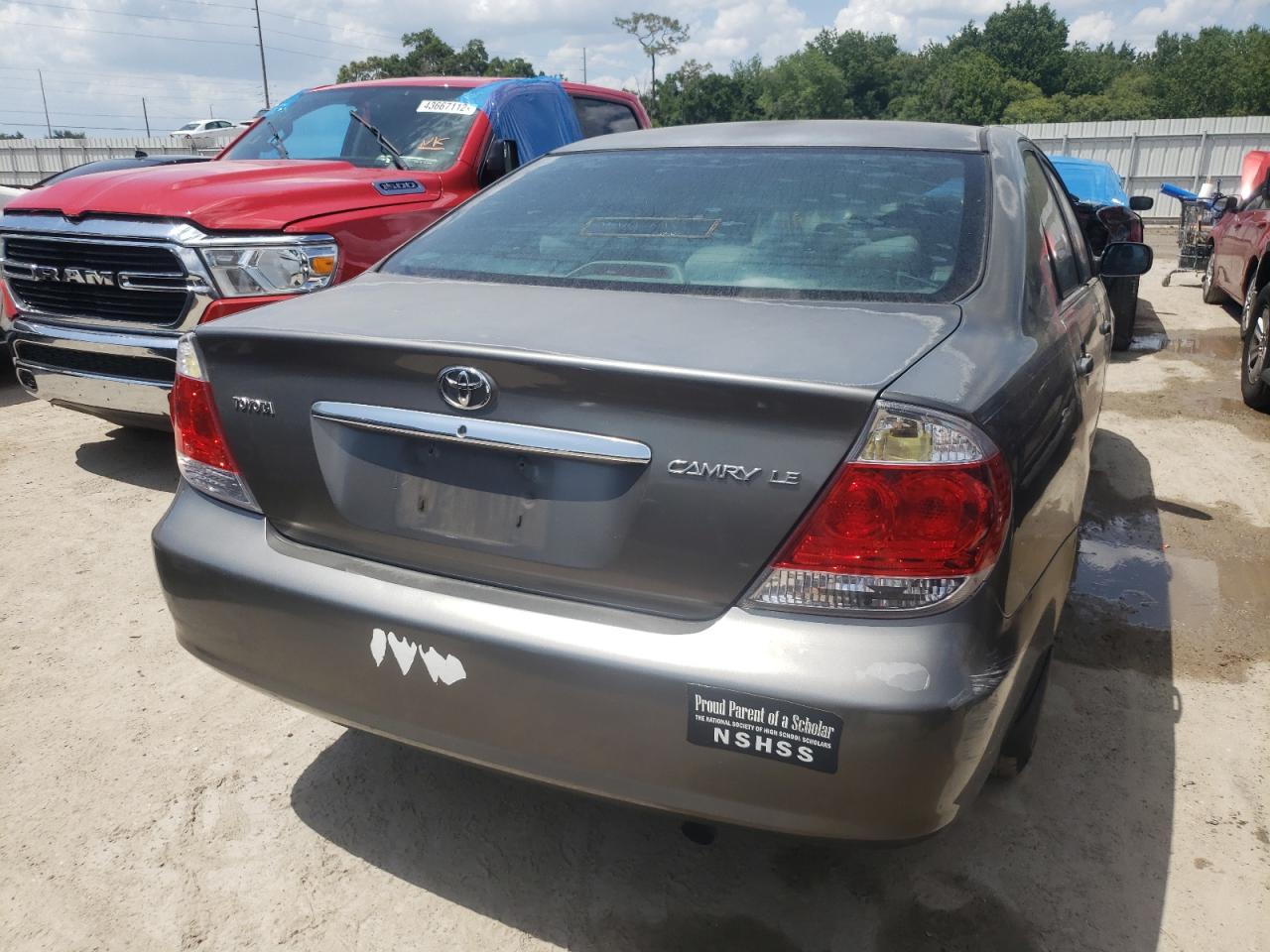 Photo 9 from auction – 2005 TOYOTA CAMRY LE with VIN 4T1BE30K75U947724