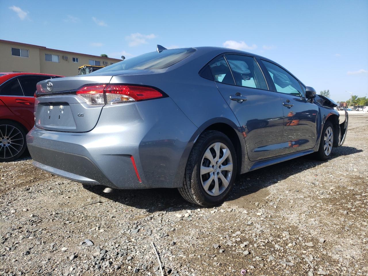 Photo 4 from auction – 2021 TOYOTA COROLLA LE with VIN 5YFEPMAE0MP147594