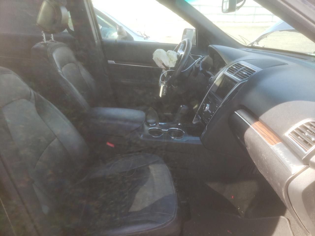 Photo 5 from auction – 2016 FORD EXPLORER L with VIN 1FM5K8F84GGB27813