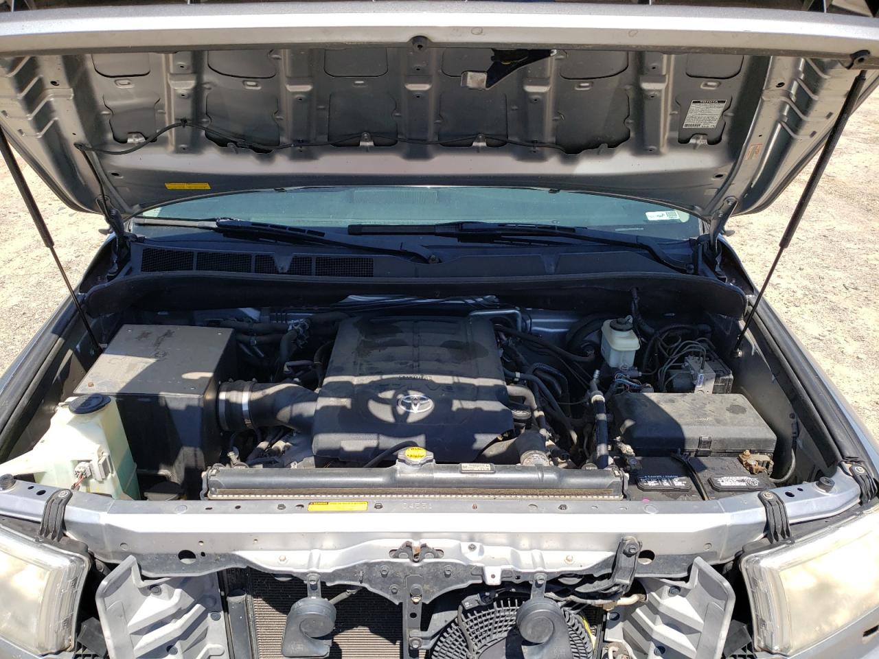Photo 7 from auction – 2011 TOYOTA SEQUOIA with VIN 5TDBY5G1XBS046237