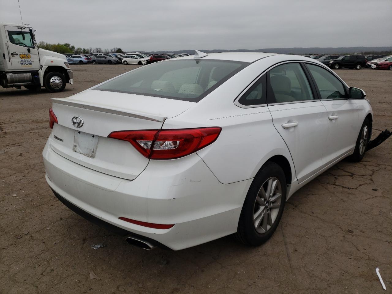 Photo 4 from auction – 2015 HYUNDAI SONATA SE with VIN 5NPE24AF4FH192951