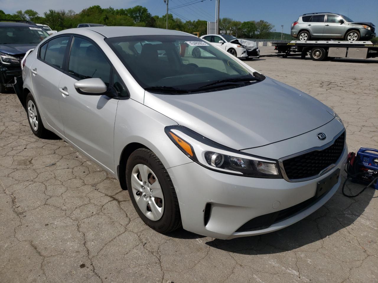 Photo 11 from auction – 2017 KIA FORTE LX with VIN 3KPFK4A79HE041897