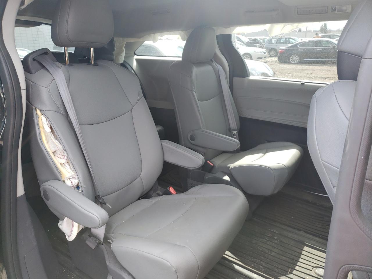 Photo 18 from auction – 2021 TOYOTA SIENNA XLE with VIN 5TDYSKFC3MS019199