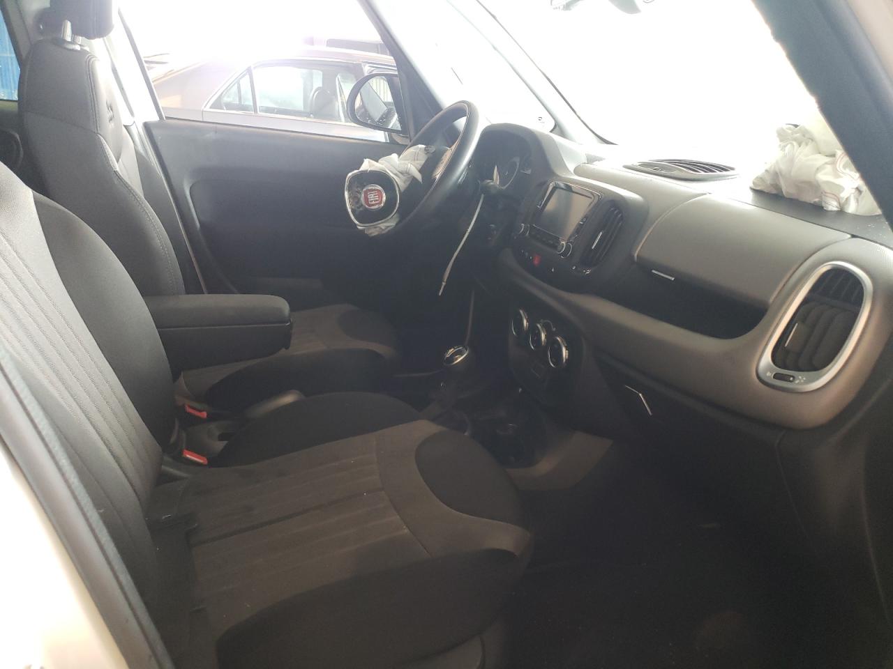 Photo 5 from auction – 2017 FIAT 500L POP with VIN ZFBCFAAH1HZ040135