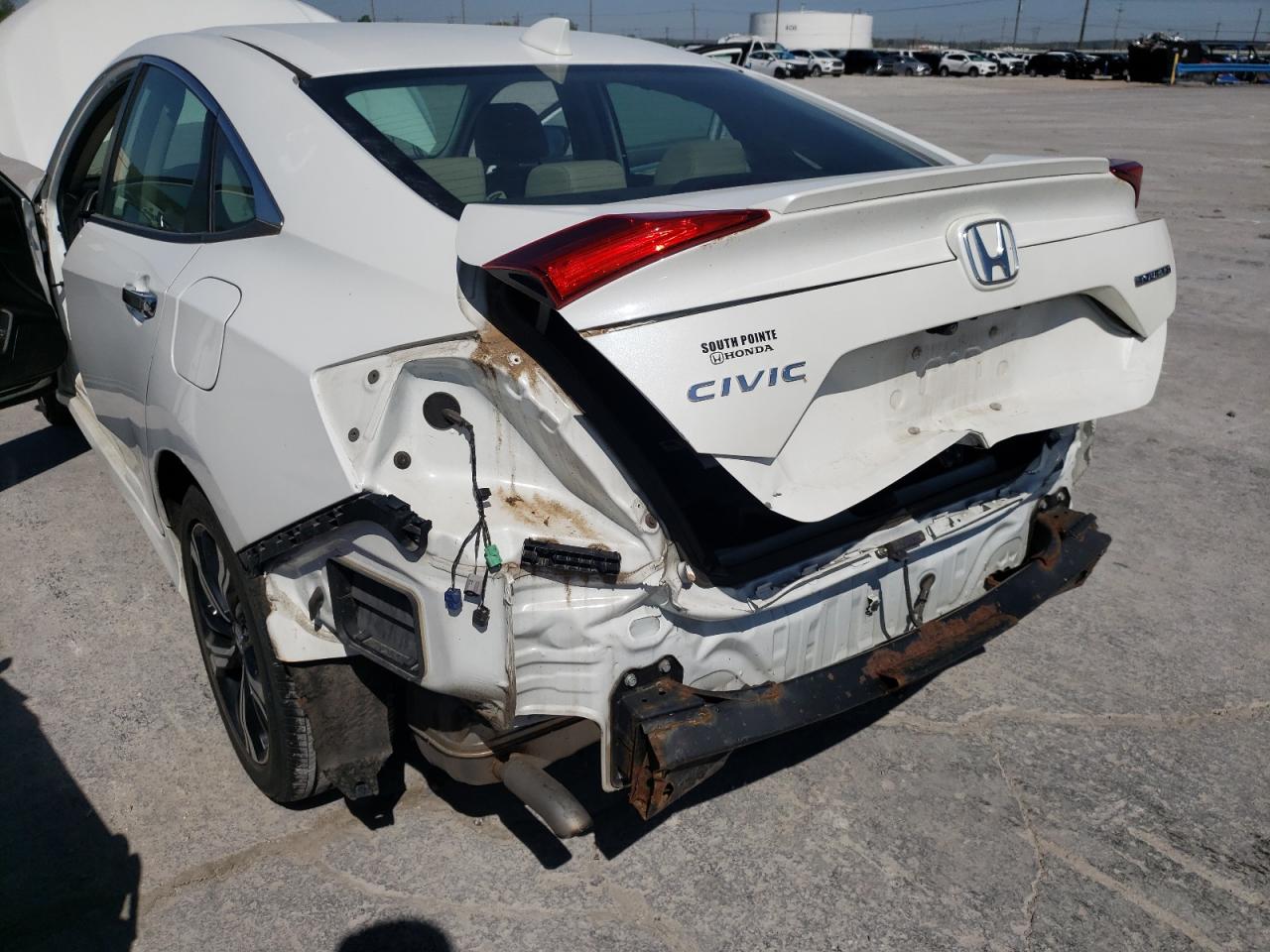 Photo 9 from auction – 2016 HONDA CIVIC TOUR with VIN 2HGFC1F96GH635096