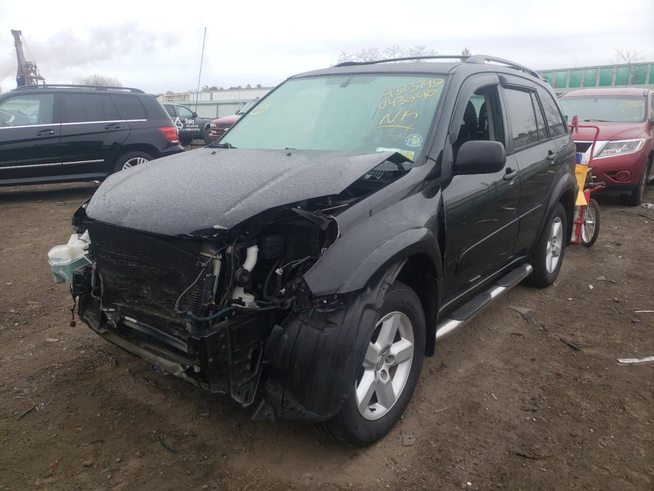 Photo 2 from auction – 2005 TOYOTA RAV4 with VIN JTEHD20V956043640