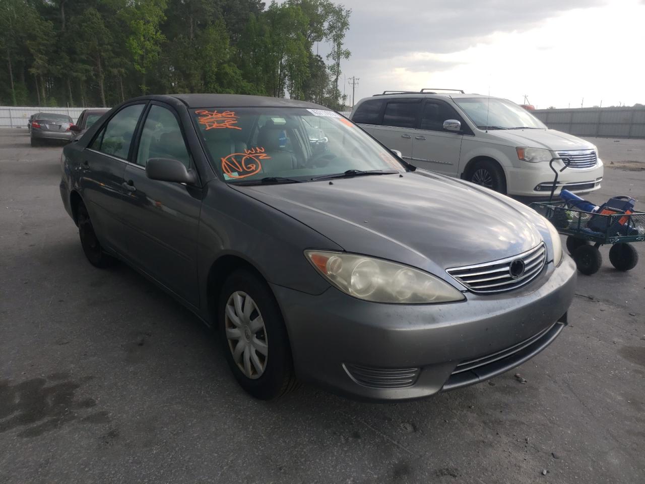 TOYOTA CAMRY LE 2005 with VIN 4T1BE32K85U585531 - Photo from auction