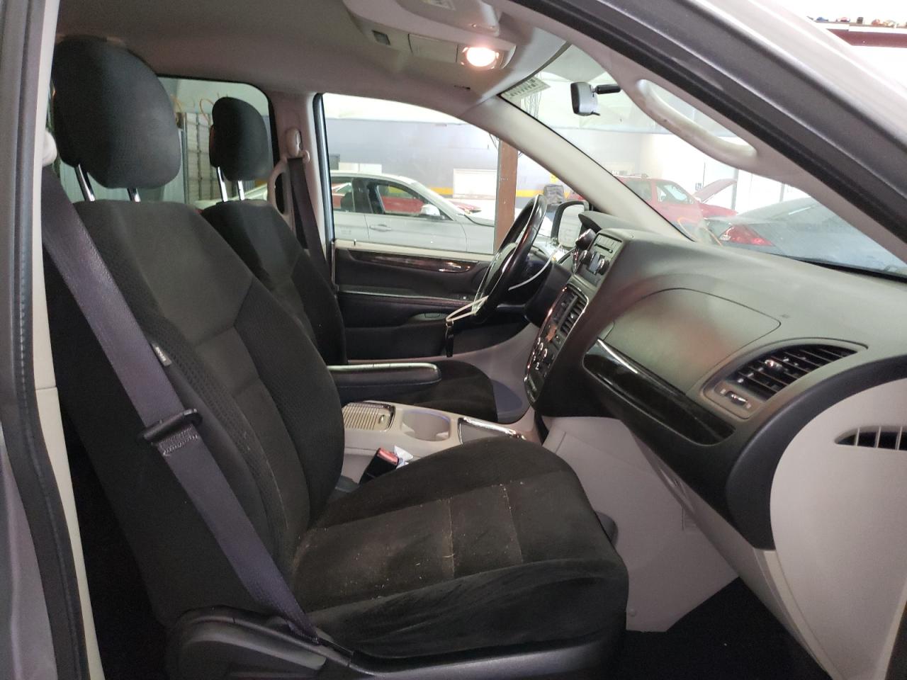 Photo 5 from auction – 2016 DODGE GRAND CARA with VIN 2C4RDGCG5GR242246