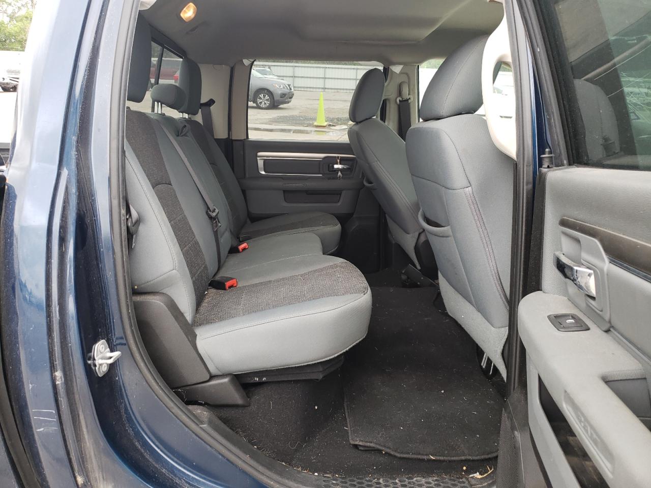 Photo 6 from auction – 2019 RAM 1500 CLASS with VIN 1C6RR7TT1KS606420