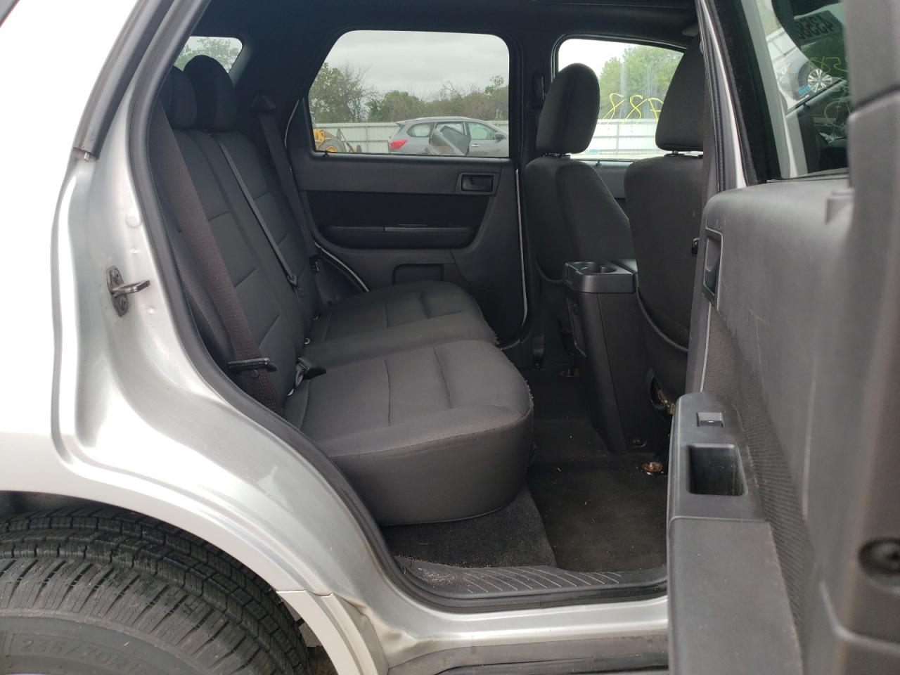 Photo 6 from auction – 2010 FORD ESCAPE XLT with VIN 1FMCU0DG8AKB53042
