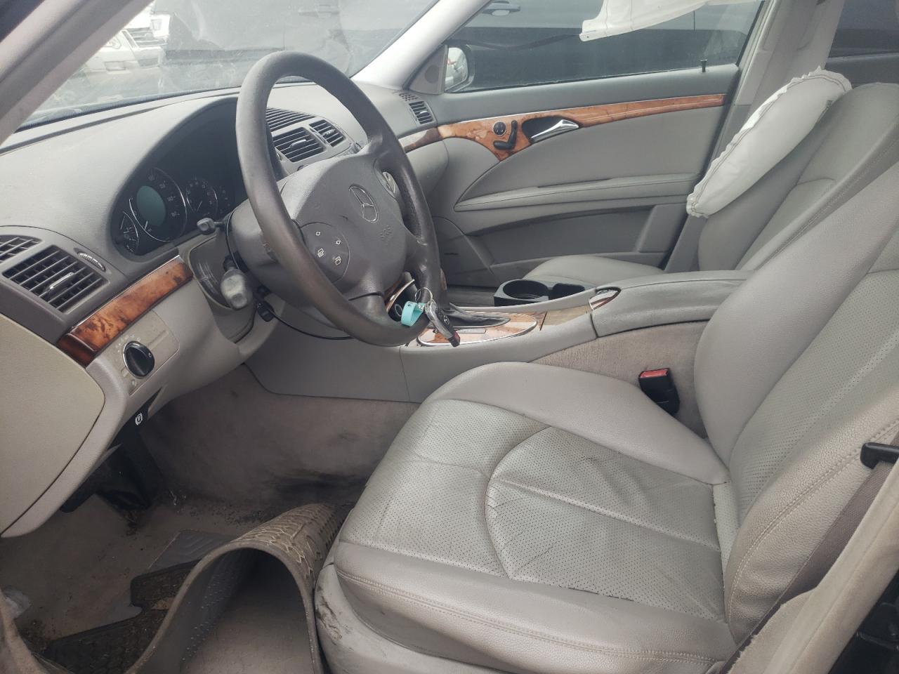 Photo 5 from auction – 2004 MERCEDES-BENZ E 320 4MAT with VIN WDBUF82J74X113203